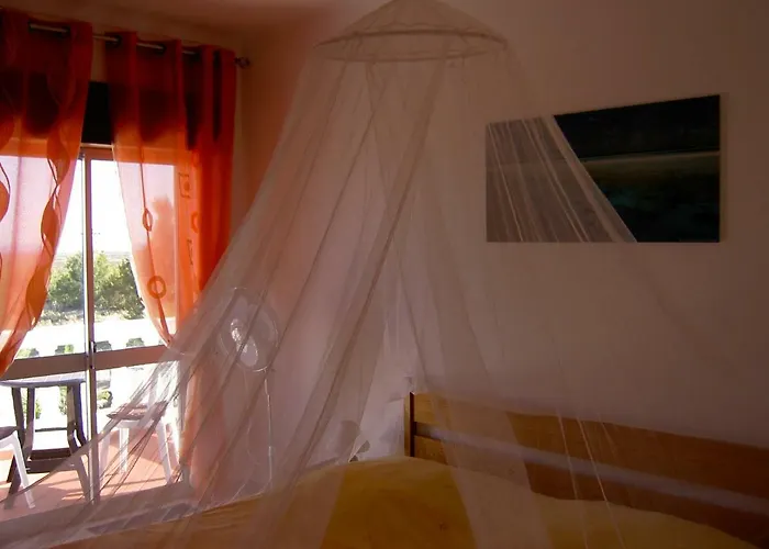 Quartos Com Boas Vistas * Ribeira da Gafa