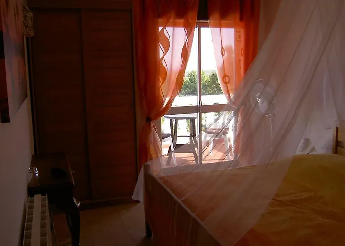 イン Quartos Com Boas Vistas Ribeira da Gafa