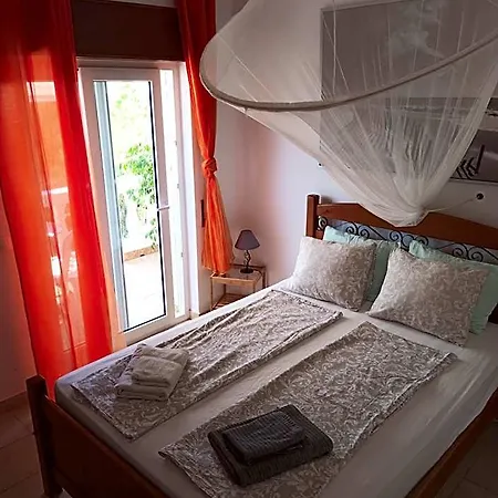 Quartos Com Boas Vistas بيت ريفي Ribeira da Gafa