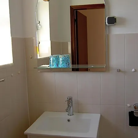 Quartos Com Boas Vistas * Ribeira da Gafa